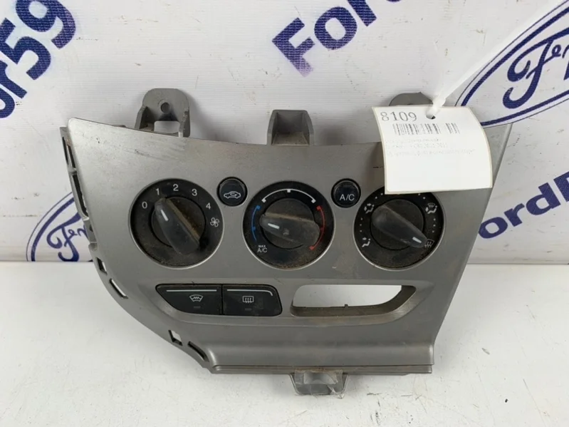 Блок управления печкой Ford Focus 3 2011-2015 1896669 CB8