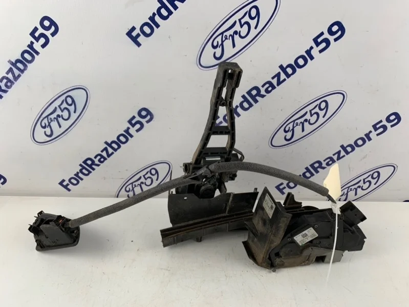 Замок двери Ford Focus 3 2011-2015 2070970 CB8, передний левый