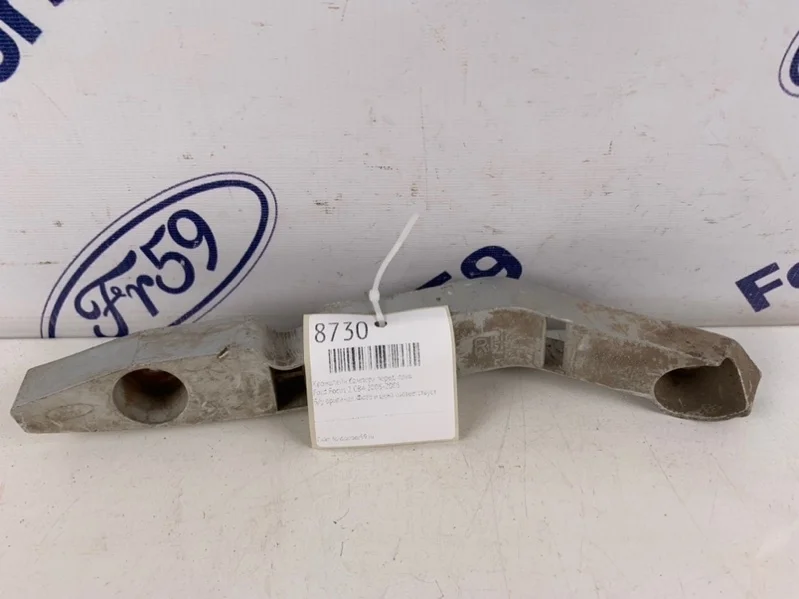 Кронштейн бампера Ford Focus 2 2005-2008 1337334 CB4, передний правый