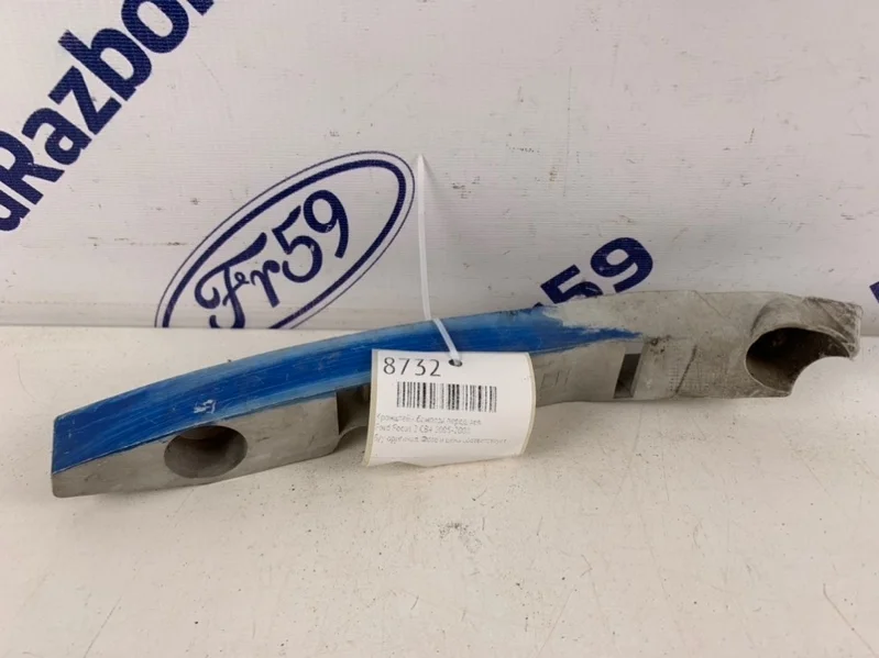 Кронштейн бампера Ford Focus 2 2005-2008 1337336 CB4, передний левый