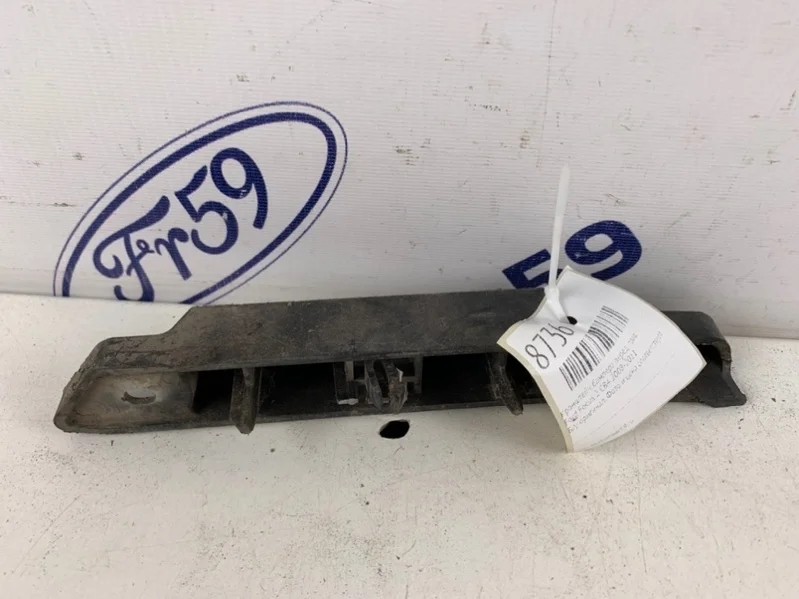 Кронштейн бампера Ford Focus 2 2008-2011 1521605 CB4, передний правый