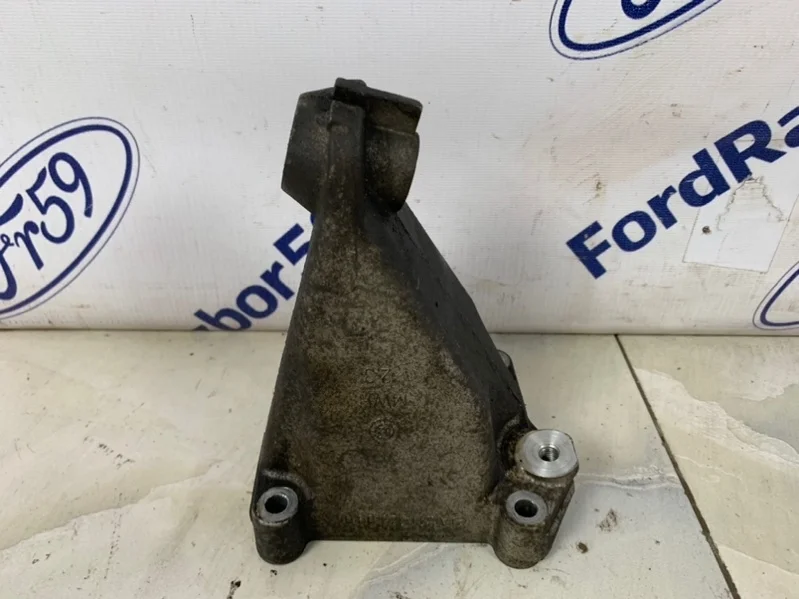 Кронштейн опоры двигателя Mercedes-Benz C-Class 2002 A2712230904 W203 1.8 (M271)