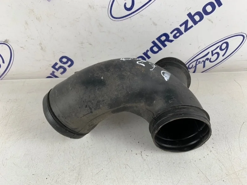 Патрубок воздушного фильтра Hyundai Tucson 2009 282112E100 JM 2.0 (G4GC)