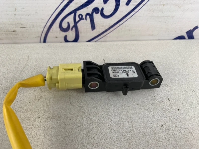 Датчик Airbag Suzuki Grand Vitara 2007 3893065J30 JT 2.0 (J20A)