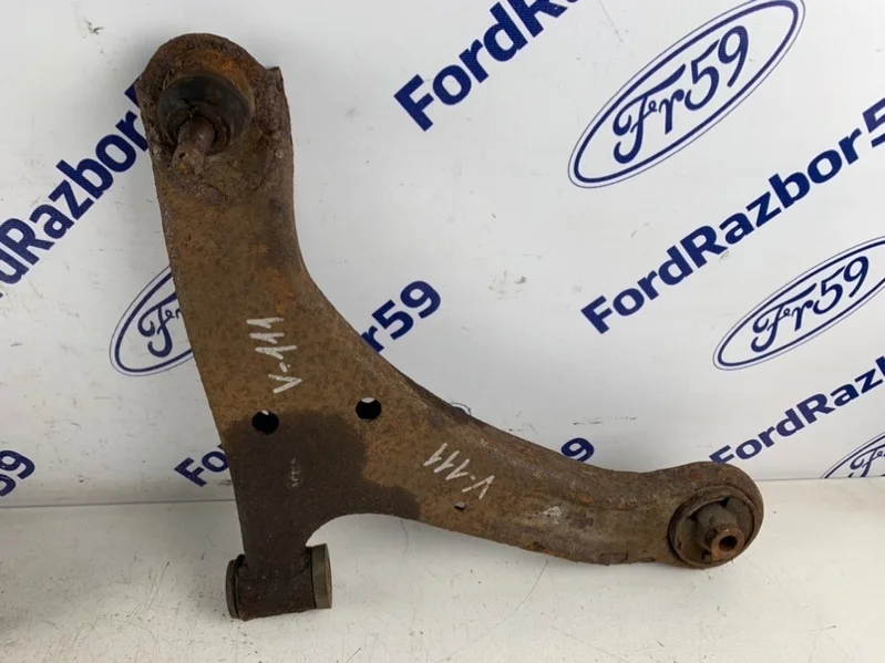 Рычаг передней подвески Suzuki Grand Vitara 2007 4520165J00 JT 2.0 (J20A), правый