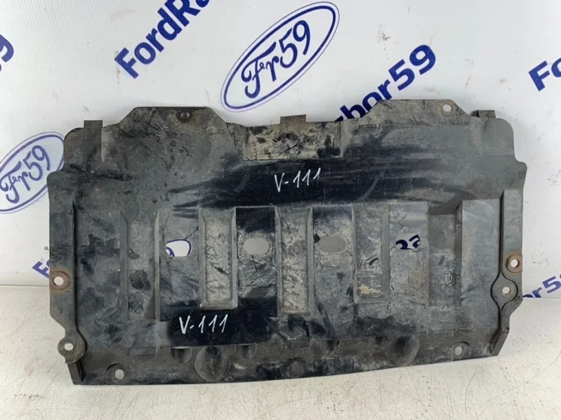 Пыльник двигателя Suzuki Grand Vitara 2007 1318065J00 JT 2.0 (J20A)