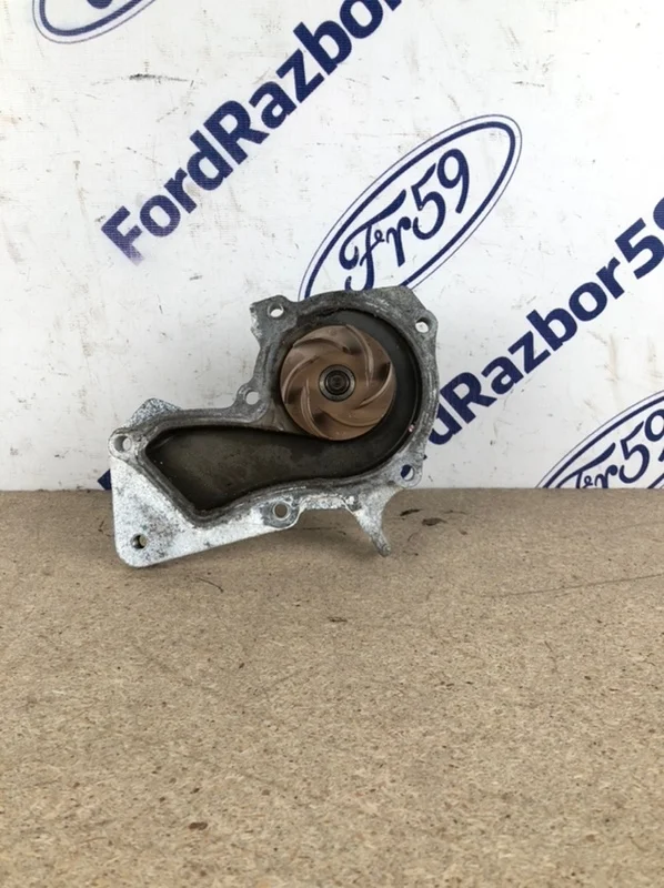 Помпа Ford Focus 3 2011-2019 1778516 CB8 1.6
