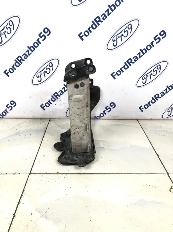 Кронштейн усилителя бампера Mercedes-Benz E-Class 2002-2006 A2116200795 W211, передний левый