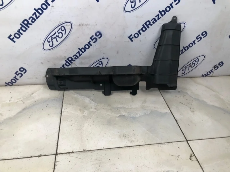 Дефлектор радиатора Hyundai Tucson 2004 291352E000 JM 2.0 (G4GC), передний левый