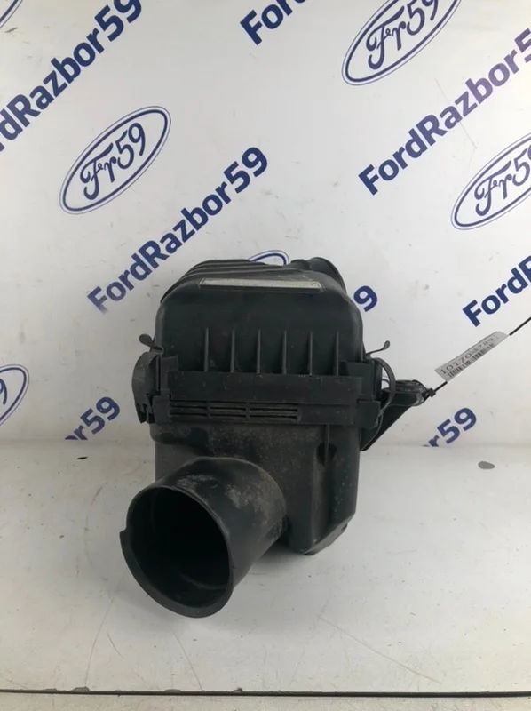 Корпус воздушного фильтра Hyundai Tucson 2004 281122E000 JM 2.0 (G4GC)