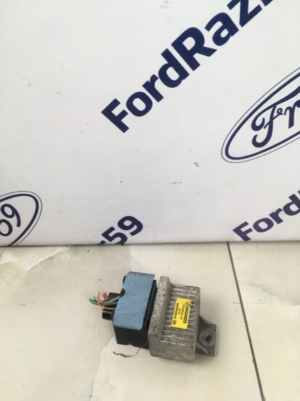 Реле свечей накала Renault Grand Scenic 2009-2012 8200859243 JZ