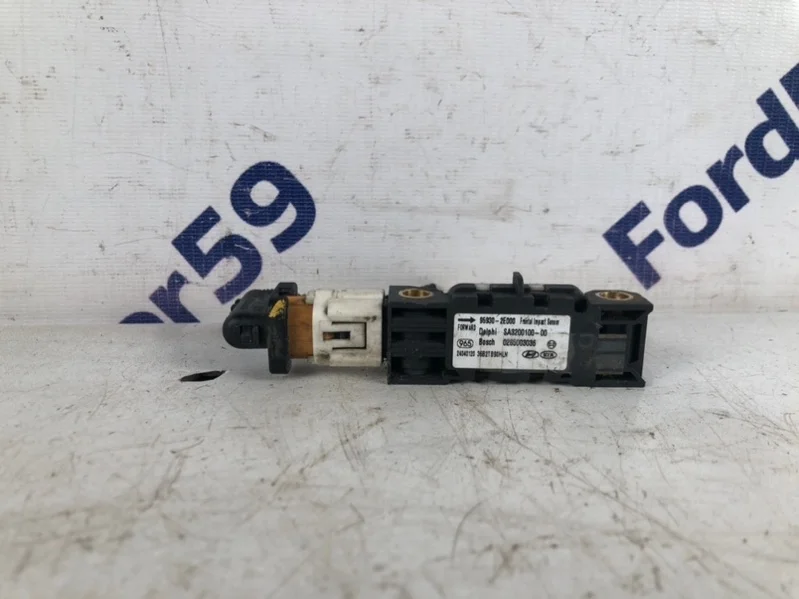 Датчик Airbag Hyundai Tucson 2004 959302E000 JM 2.0 (G4GC)