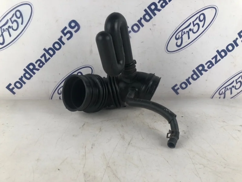 Патрубок воздушного фильтра (гофра) Hyundai Tucson 2004 281392E000 JM 2.0 (G4GC)