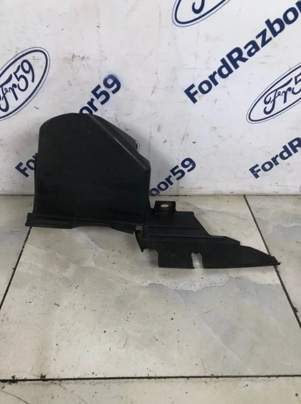 Дефлектор радиатора Ford C-Max 2007-2010 1517778 C214, левый