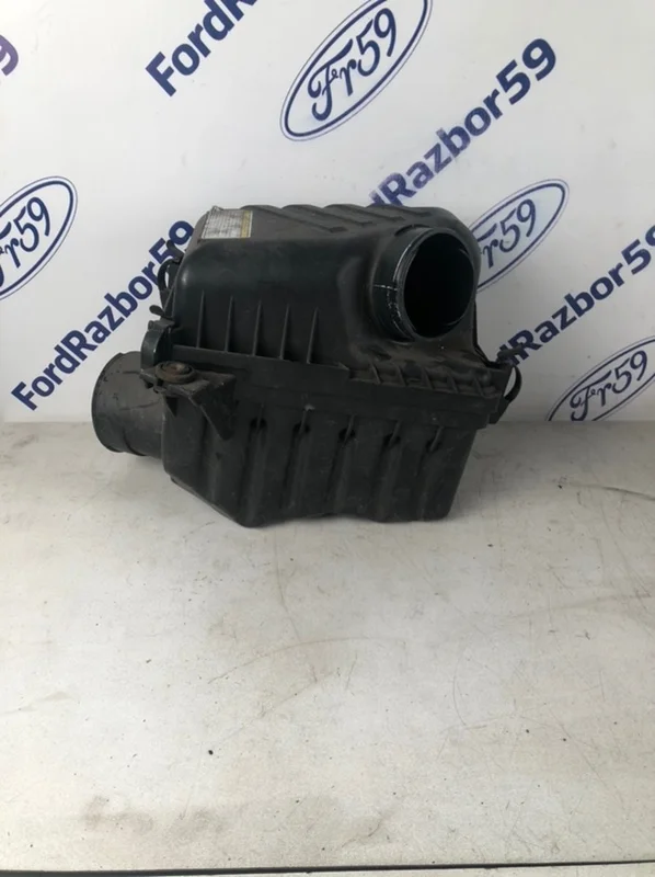 Корпус воздушного фильтра Kia Sportage 2005 281122E000 JE 2.0 (G4GC)