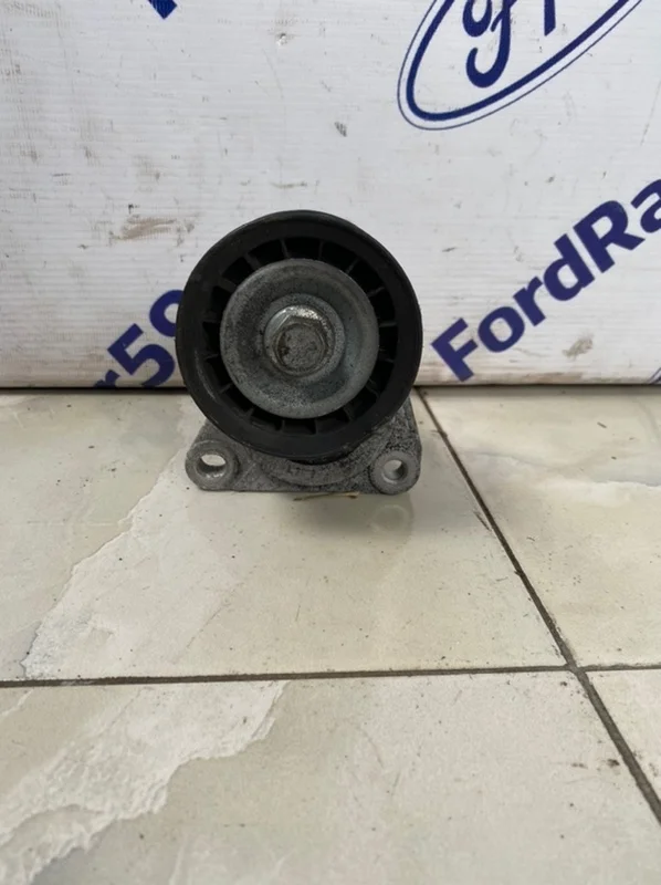 Ролик натяжной Ford Mondeo 3 2005 1371224 B4Y 2.0 (CJBB)