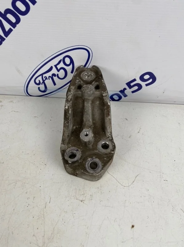 Кронштейн опоры двигателя Kia Ceed 2008 218152H000 ED 1.6 (G4FC), правый