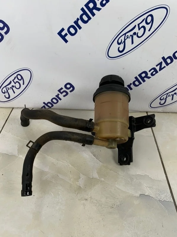 Бачок гидроусилителя Kia Sportage 2005 571502E000 JE 2.0 (G4GC)