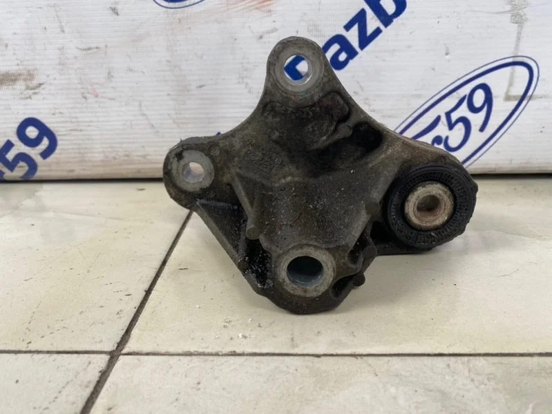 Кронштейн МКПП (Серьга) Ford Focus 2 2008 1322569 CB4 1.8 (QQDB)