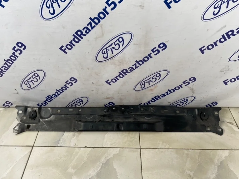 Панель передняя (телевизор) Mercedes-Benz C-Class 2007-2011 A2046200272 W204