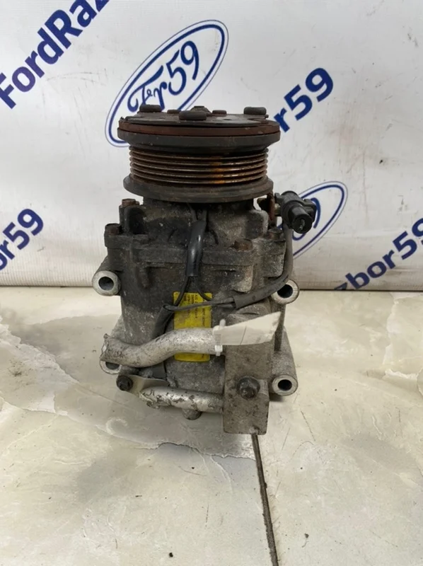 Компрессор кондиционера Ford Mondeo 3 2005 1710586 B4Y 2.0 (CJBA)