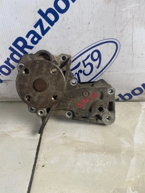 Помпа Ford Focus 3 2011-2015 1778516 CB8 1.6