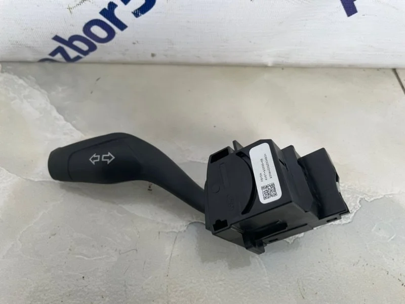 Переключатель поворотов Ford Focus 3 2011 1883869 CB8 1.6 (PNDA)