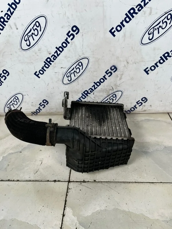 Интеркулер Kia Sportage 2008-2009 2827127251 KM