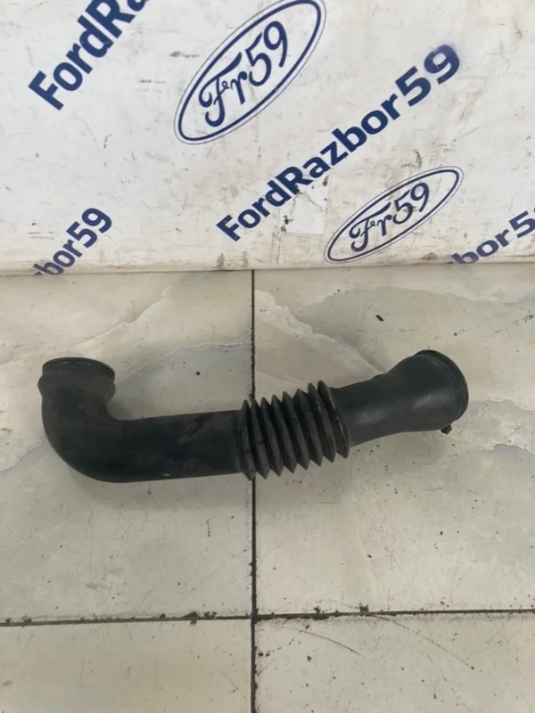 Патрубок воздушного фильтра Ford Fusion 2006 1329626 CBK 1.4 (FXJB)