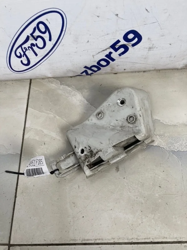 Кронштейн бампера Ford Focus 3 2011 1722284 CB8 1.6 (PNDA), задний левый