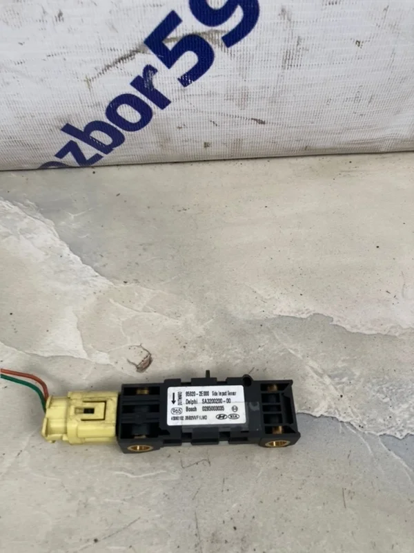 Датчик Airbag Kia Sportage 2007 959202E000 JE 2.0 (G4GC)