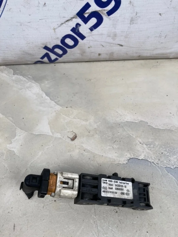 Датчик Airbag Kia Sportage 2007 959302E000 JE 2.0 (G4GC)