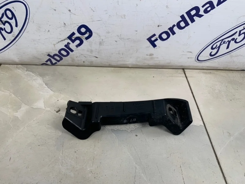 Кронштейн фары нижний Kia Ceed 2009 865181H000 ED 1.4 (G4FA), правый