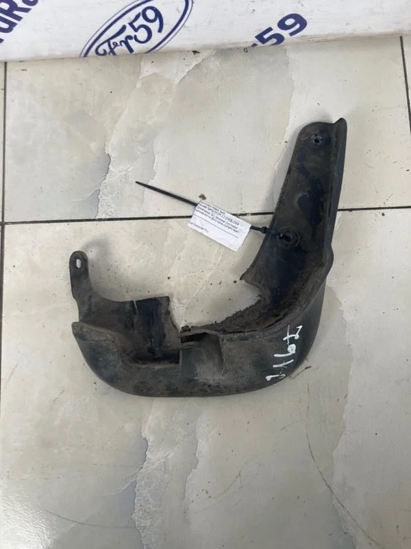 Брызговик Hyundai Santa Fe 2008 868602B010 CM 2.2 (D4EB), передний правый