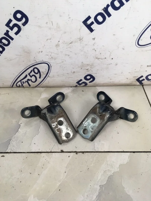 Петля двери Hyundai Santa Fe 2008 793202B010 CM 2.2 (D4EB)