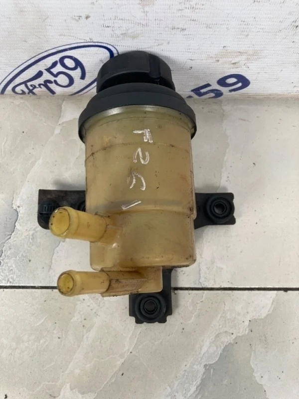 Бачок гидроусилителя Hyundai Tucson 2008 571502E000 JM 2.0 (G4GC)