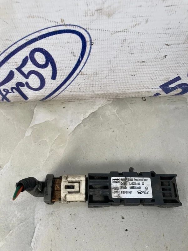 Датчик Airbag Hyundai Tucson 2008 959302E000 JM 2.0 (G4GC)