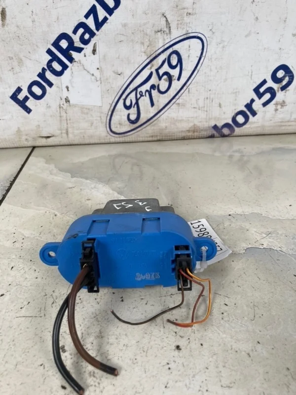 Резистор печки Volkswagen Touareg 2007 7L0907521 GP (7L7) 3.0 TDI (BKS)