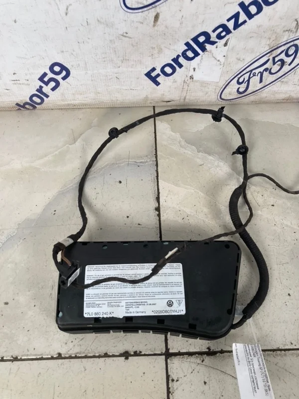 Подушка безопасности в сиденье Volkswagen Touareg 2007 7L0880240K GP (7L7) 3.0 TDI (BKS), правая