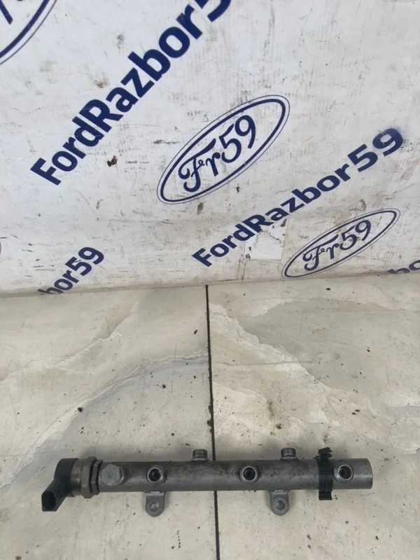 Рампа топливная Volkswagen Touareg 2007 059130090AH GP (7L7) 3.0 TDI (BKS), правая