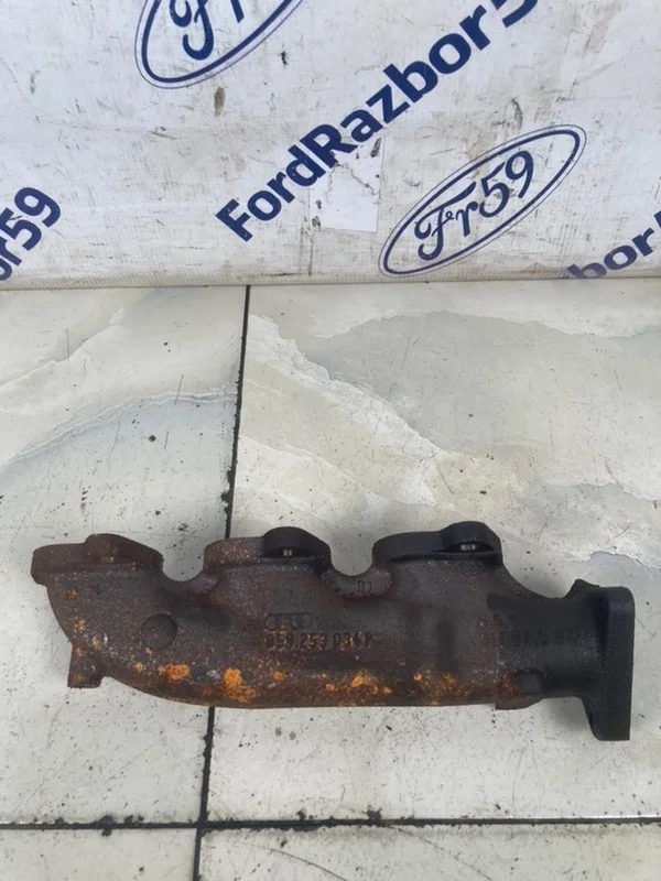 Коллектор выпускной Volkswagen Touareg 2007 059253034P GP (7L7) 3.0 TDI (BKS)