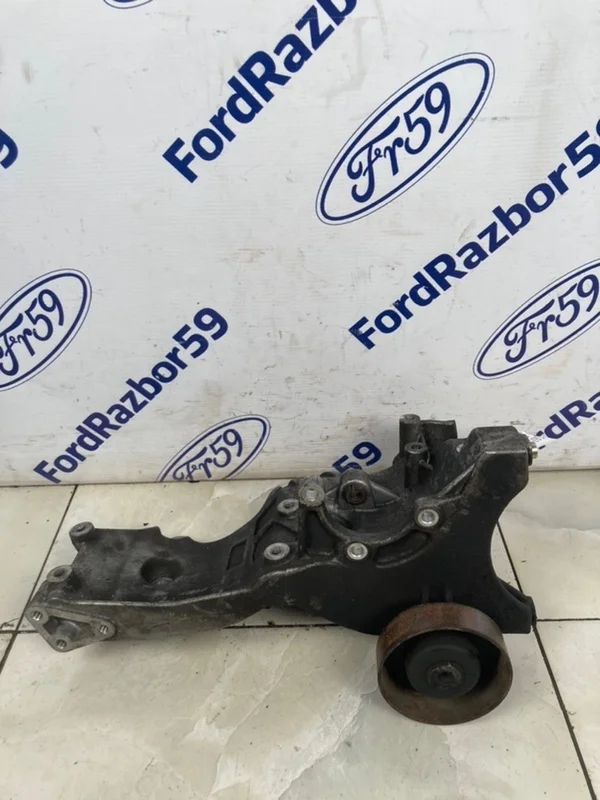 Кронштейн генератора Audi A4 2005 06D903143C B7 1.8 (BFB)