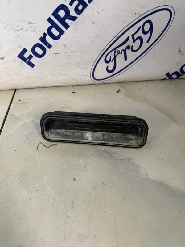 Кнопка открывания багажника Ford Focus 3 2011-2015 1886014 CB8