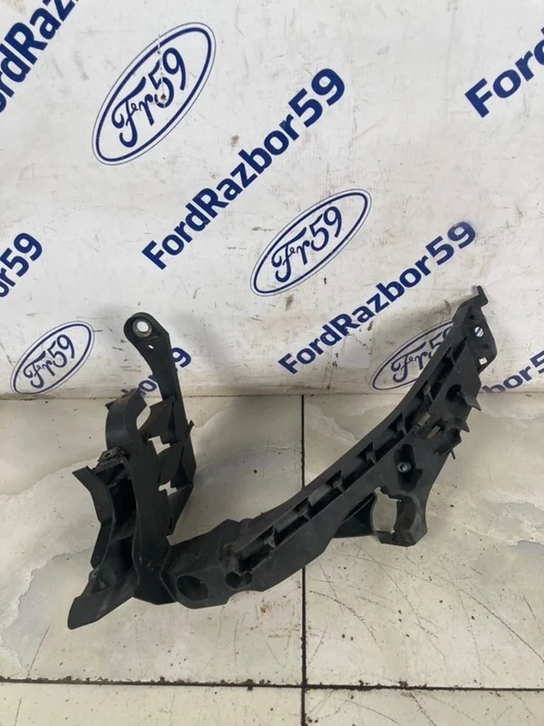 Кронштейн фары Audi A4 2010 8K0805607A B8, левый