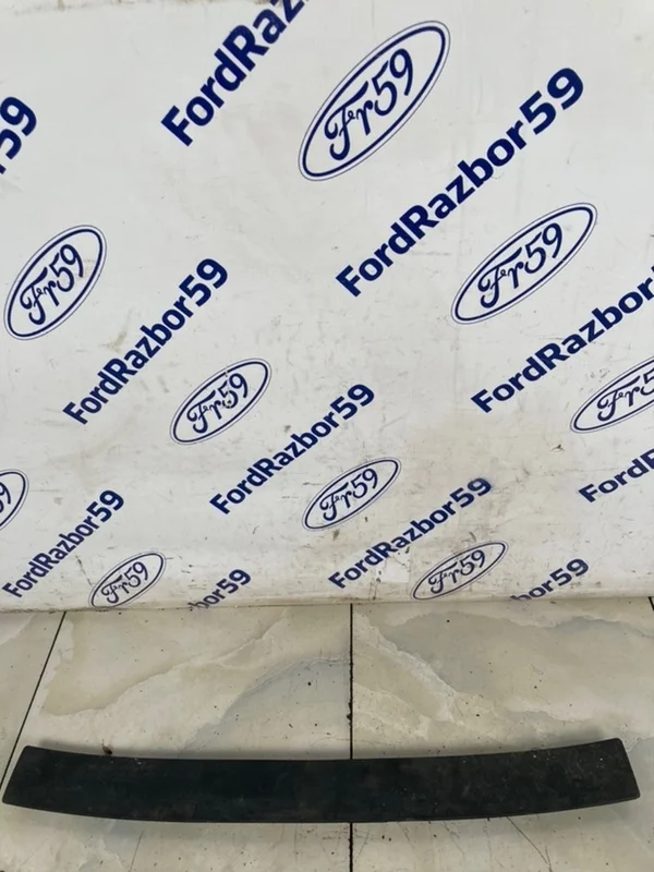 Накладка Audi A4 2010 8T0807217A B8