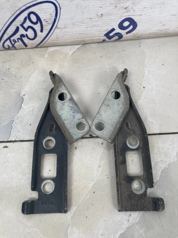 Петля капота Ford Fusion 2002-2012 1148938 CBK