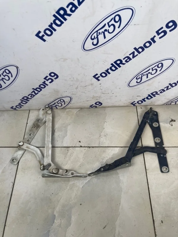 Петля крышки багажника Ford Focus 2 2005-2011 1595458 CB4