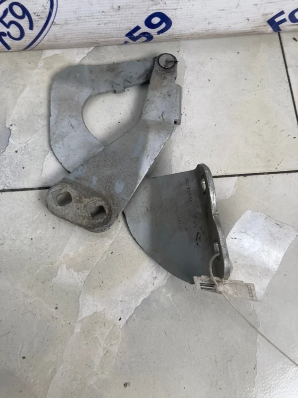 Петля капота Ford Kuga 2 2013-2016 1750018 CBS, левая