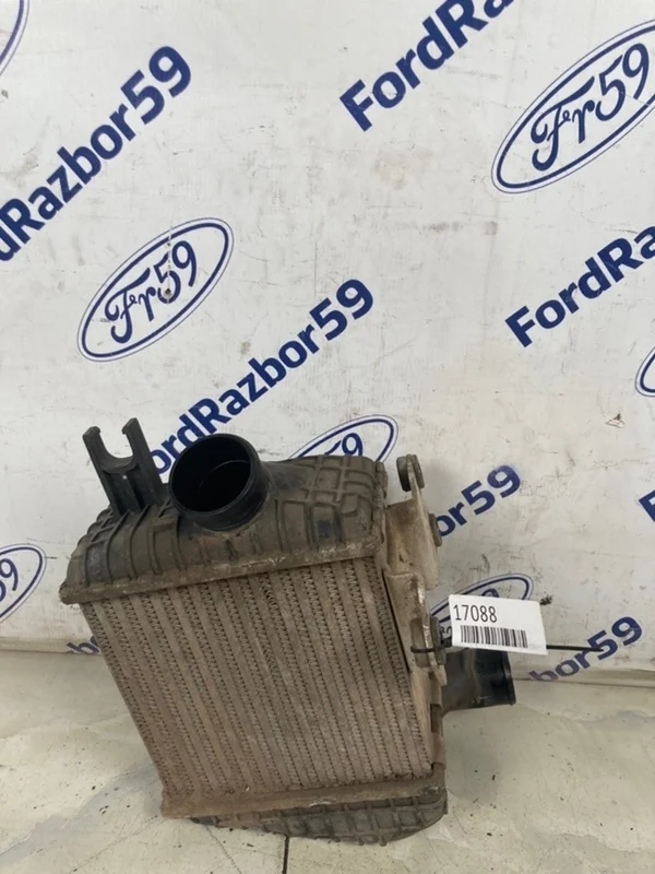 Интеркулер Kia Sportage 2006 2827127251 KM