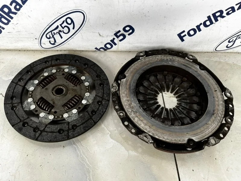Сцепление (диск + корзина) Ford Focus 2 2008 1746881 CB4 1.6 (SHDA)